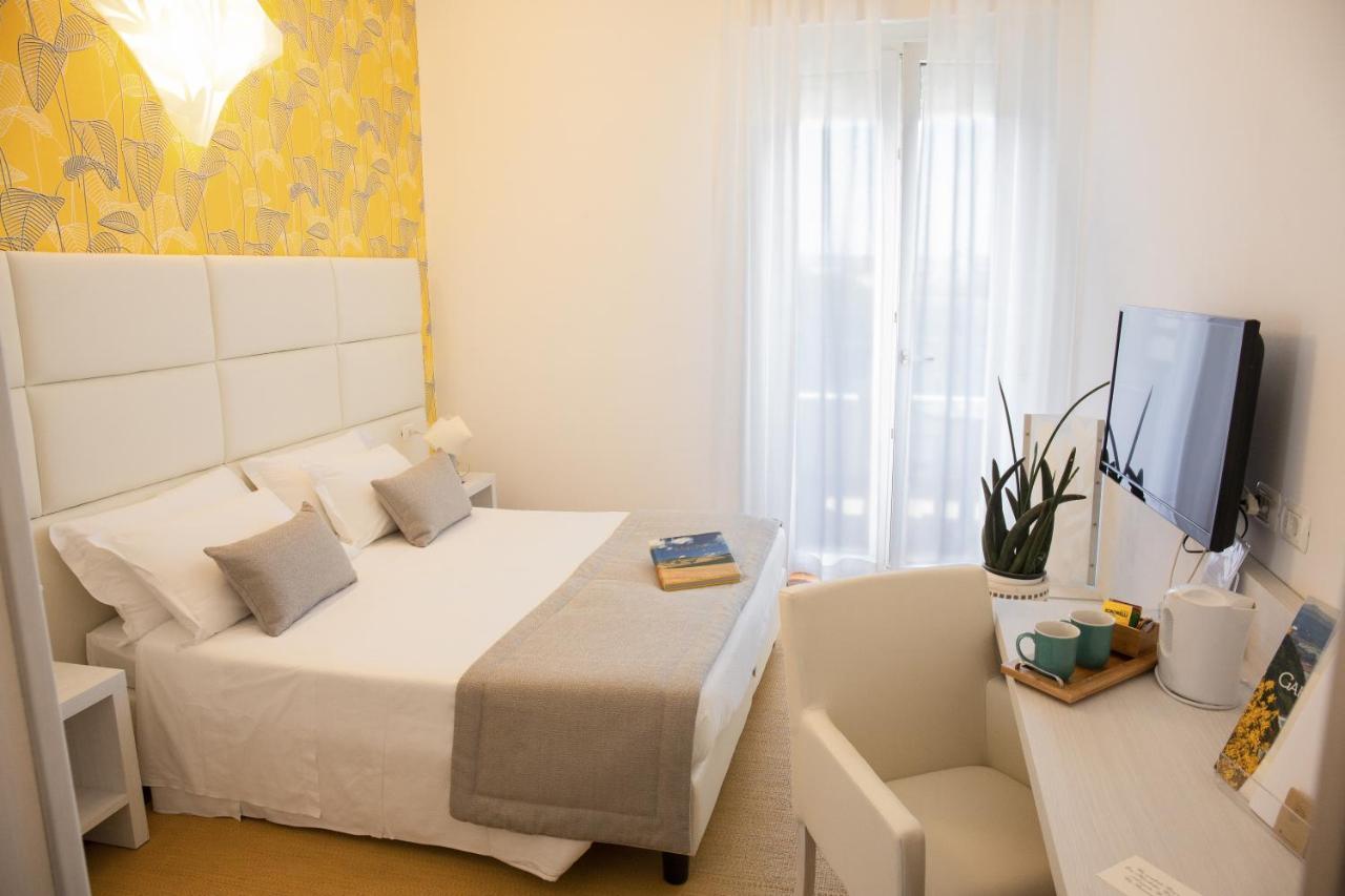 Hotel Alexander Габиче Маре Екстериор снимка