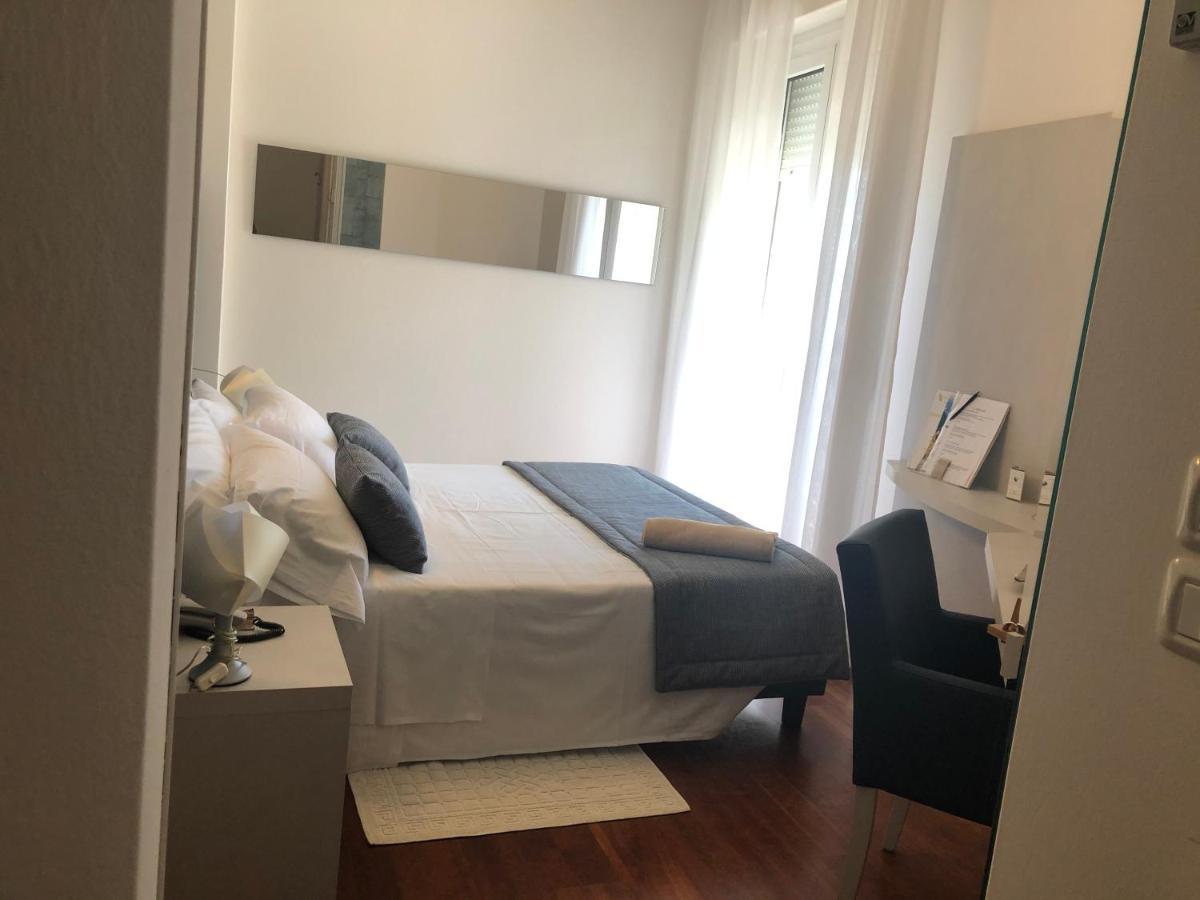 Hotel Alexander Габиче Маре Екстериор снимка