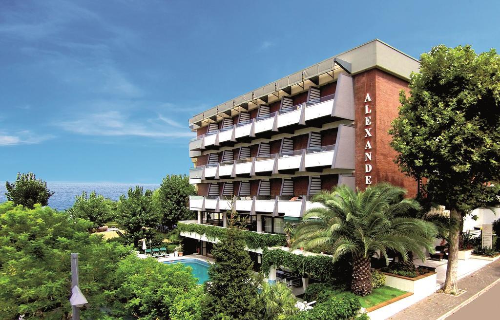 Hotel Alexander Габиче Маре Екстериор снимка