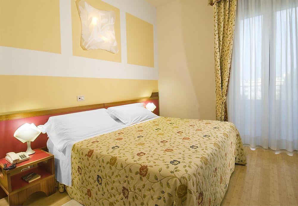 Hotel Alexander Габиче Маре Екстериор снимка