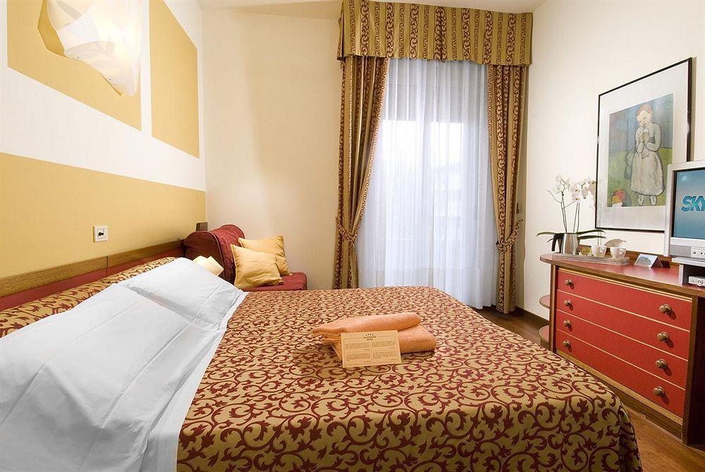 Hotel Alexander Габиче Маре Екстериор снимка