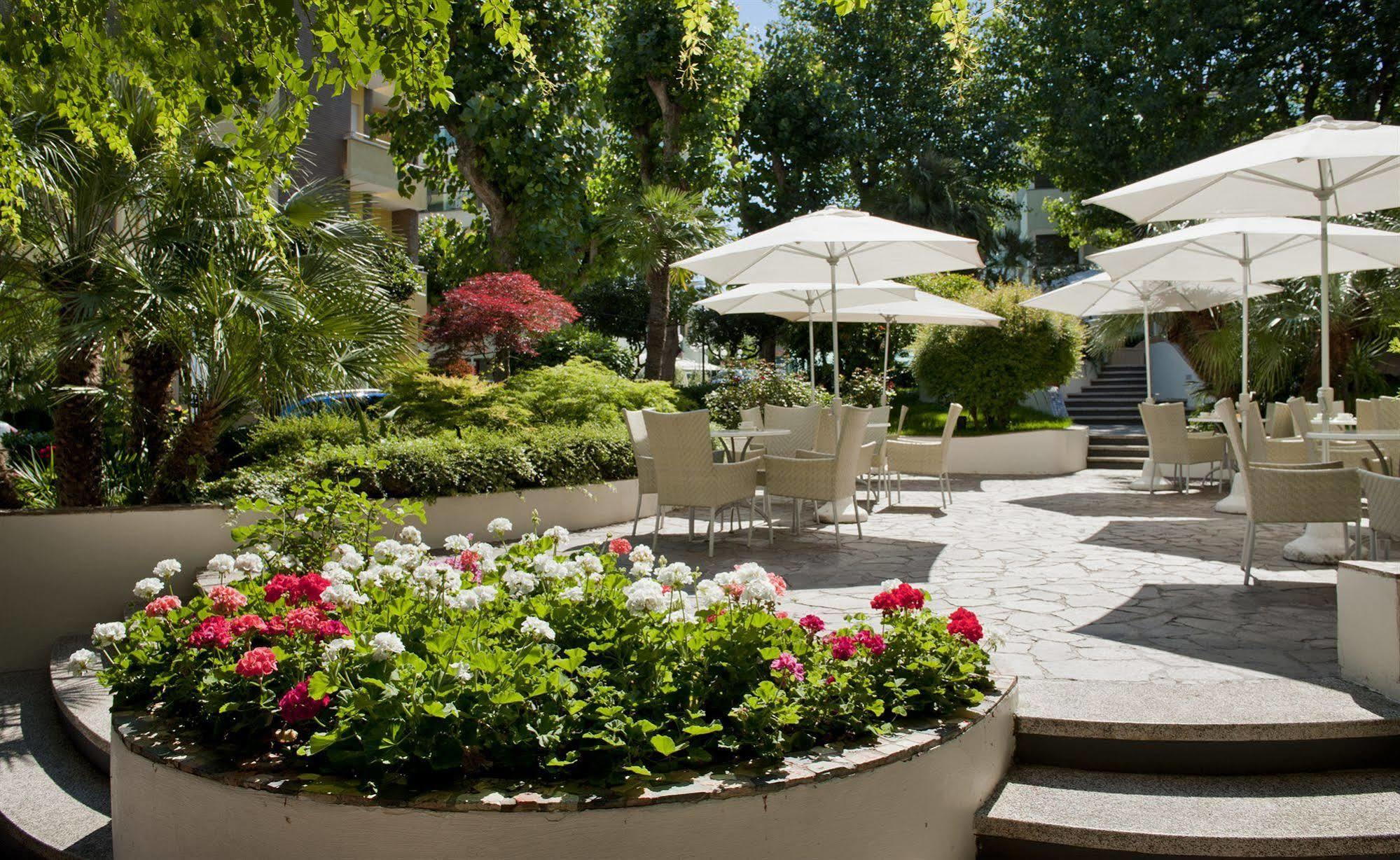 Hotel Alexander Габиче Маре Екстериор снимка