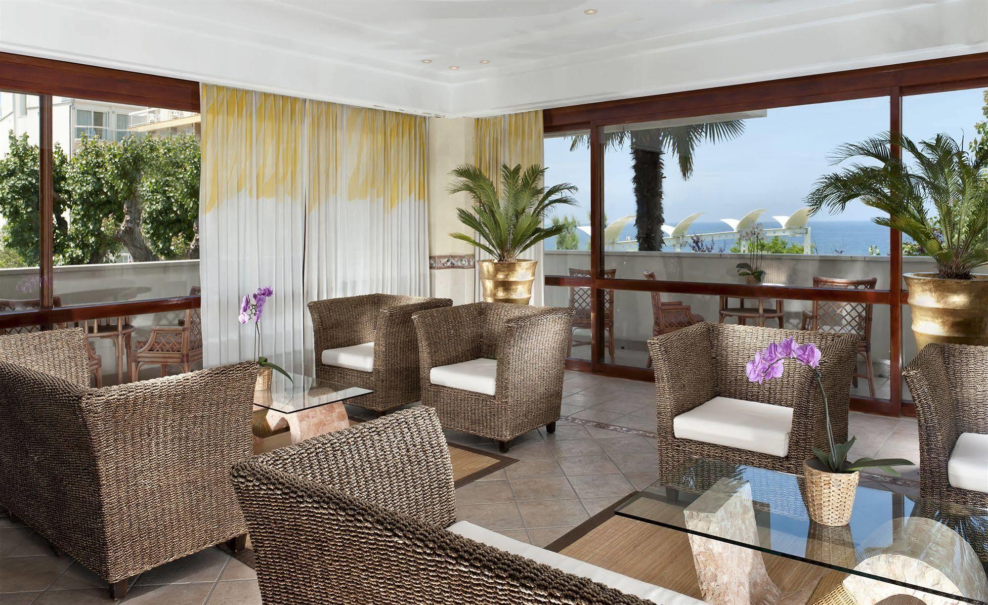 Hotel Alexander Габиче Маре Екстериор снимка